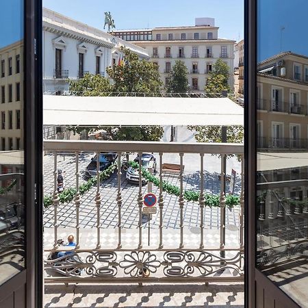 Elegant Town Hall Apartment With Views Гранада Екстериор снимка