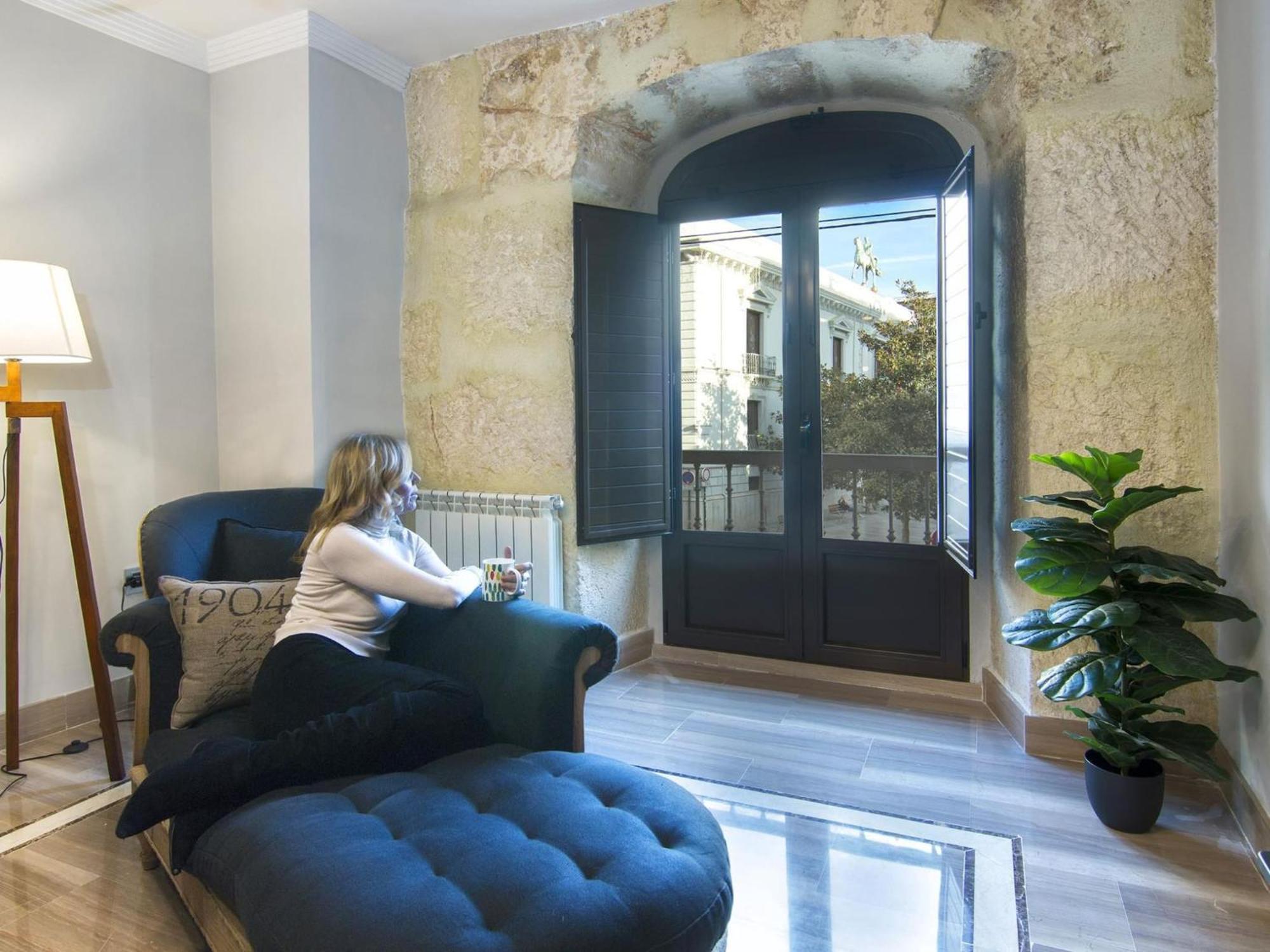 Elegant Town Hall Apartment With Views Гранада Екстериор снимка