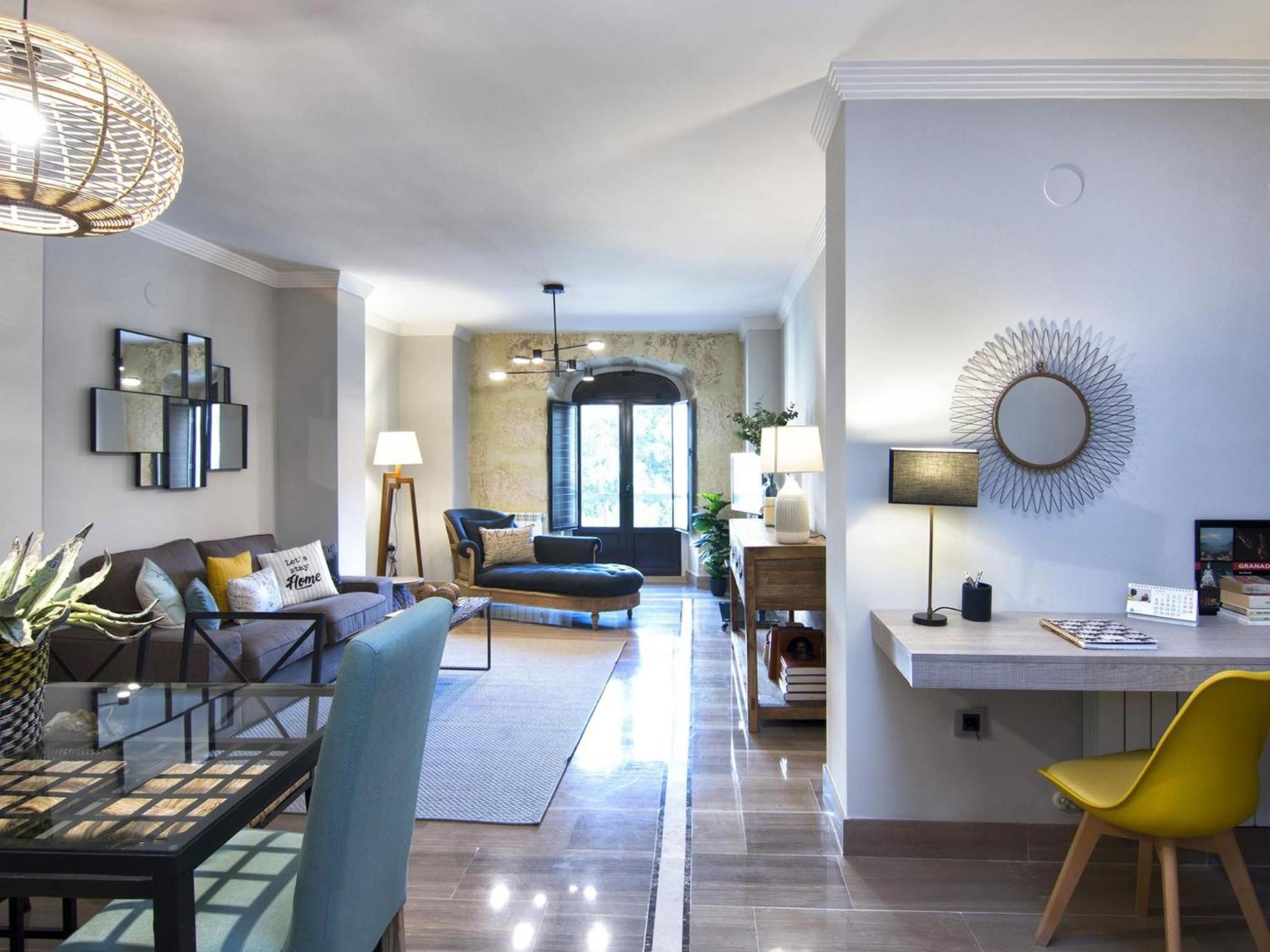 Elegant Town Hall Apartment With Views Гранада Екстериор снимка