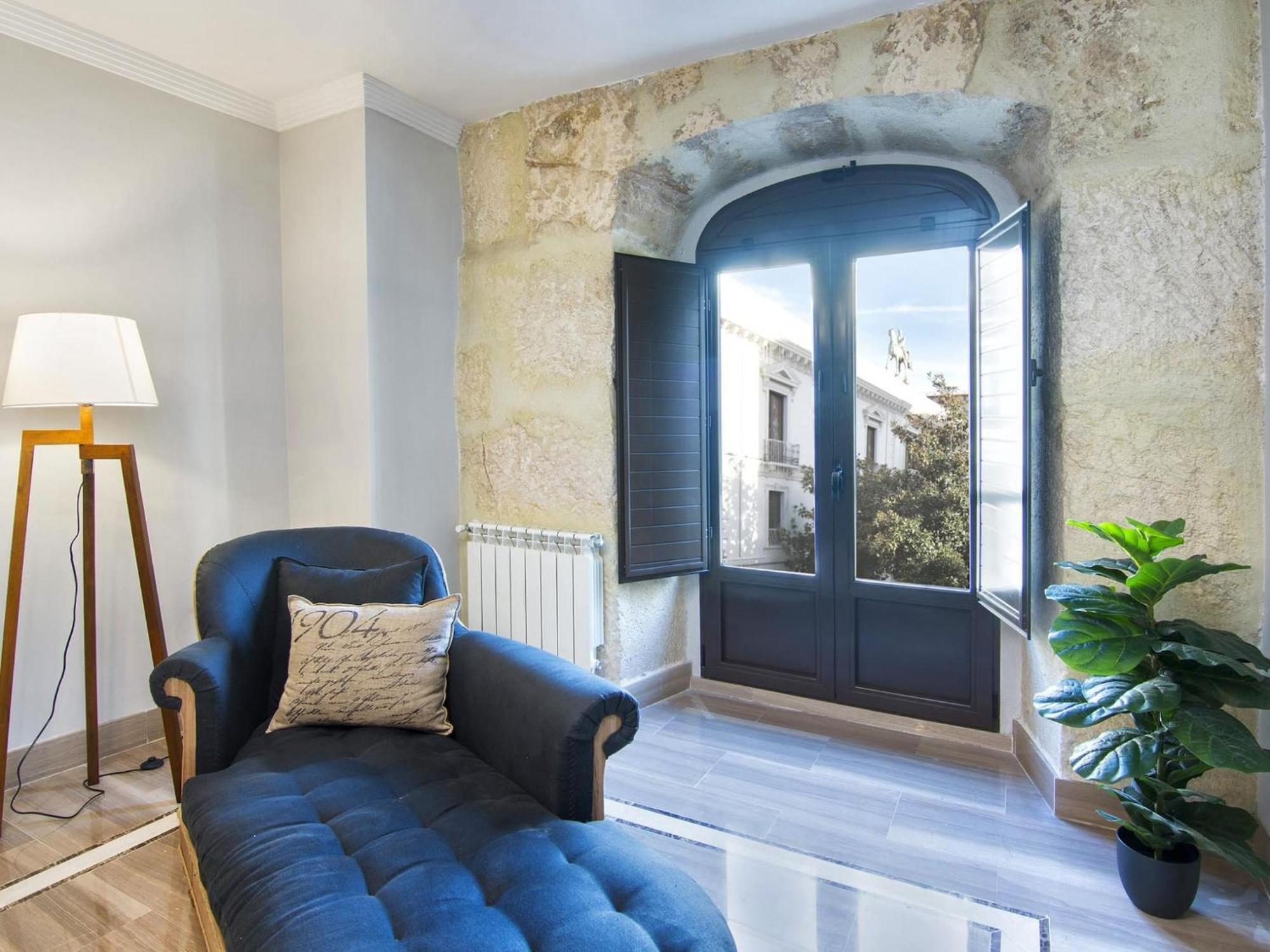 Elegant Town Hall Apartment With Views Гранада Екстериор снимка