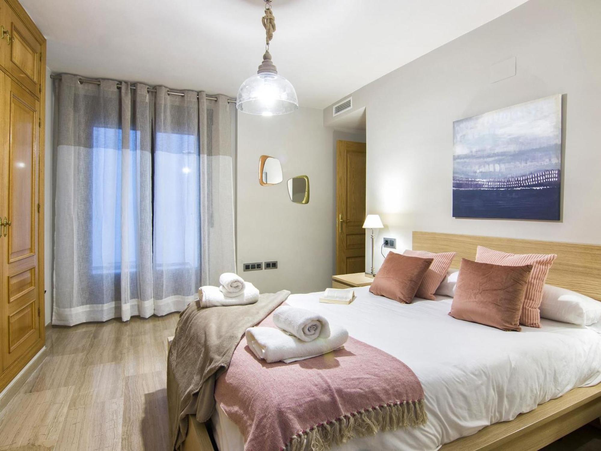 Elegant Town Hall Apartment With Views Гранада Екстериор снимка