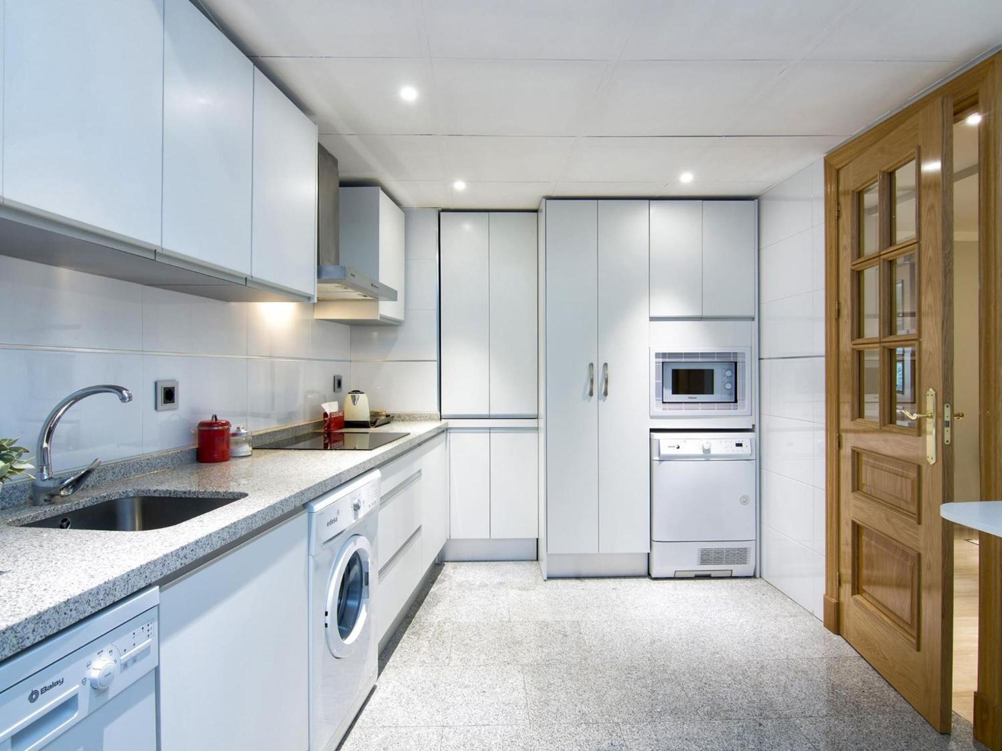 Elegant Town Hall Apartment With Views Гранада Екстериор снимка
